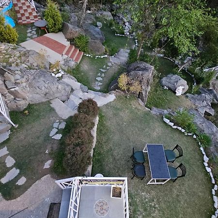 Отель On The Rocks Касаули Экстерьер фото